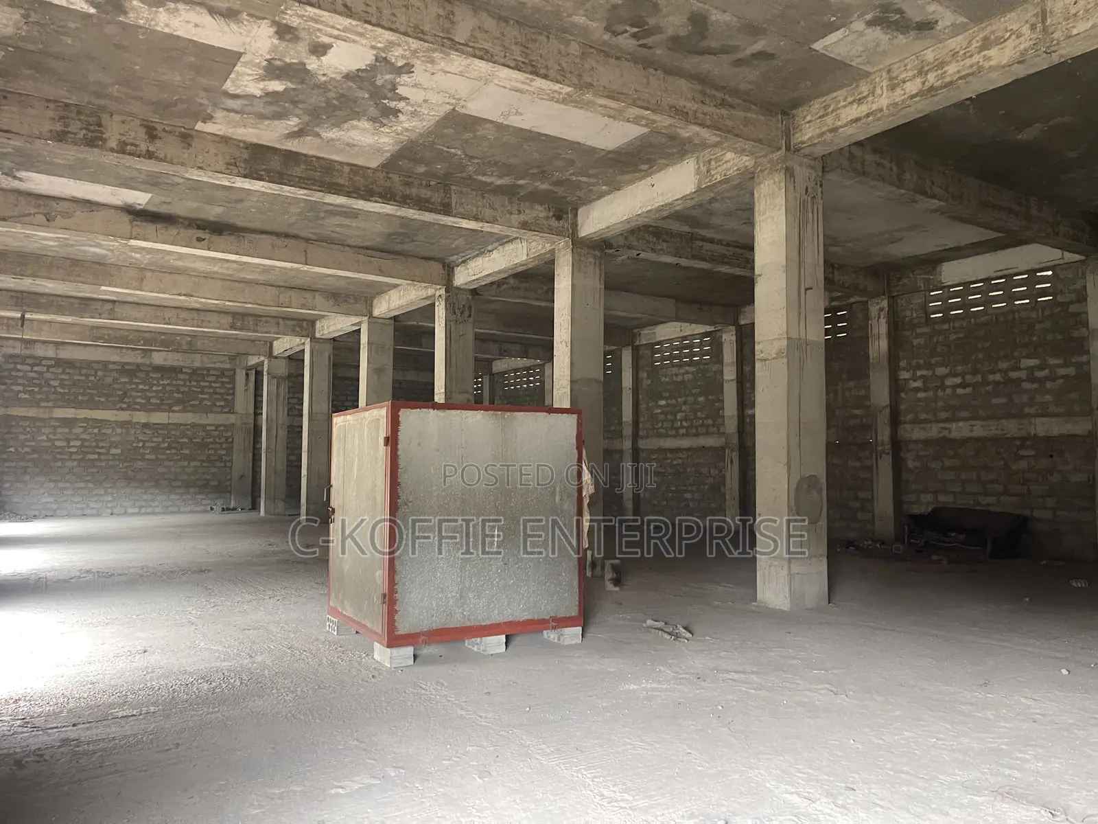 750 Am Warehouse at North Kaneshie Industrial Area 4 Rent
