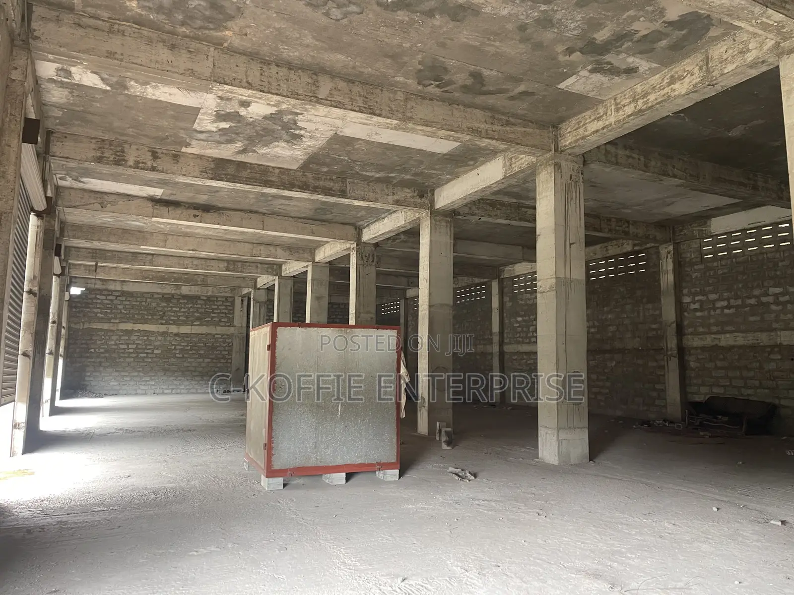 750 Am Warehouse at North Kaneshie Industrial Area 4 Rent