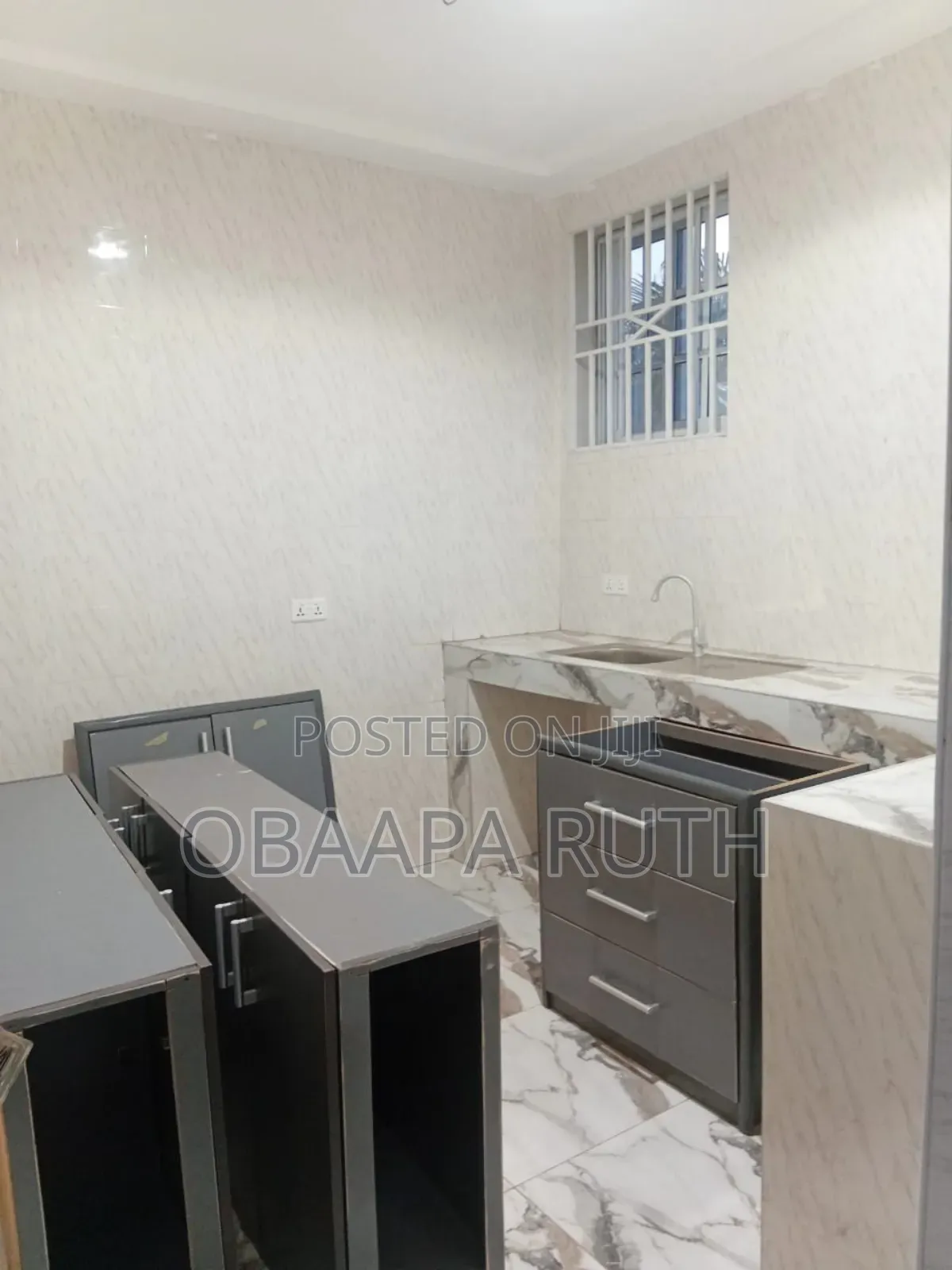 2bdrm Apartment in Adenta, Barrier for rent