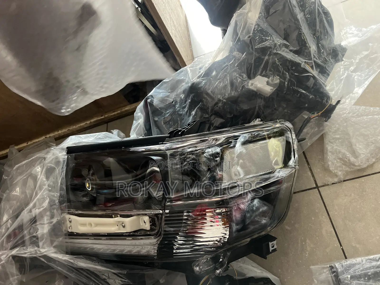 Landcruiser 2016,2017,2018 Headlight Pair