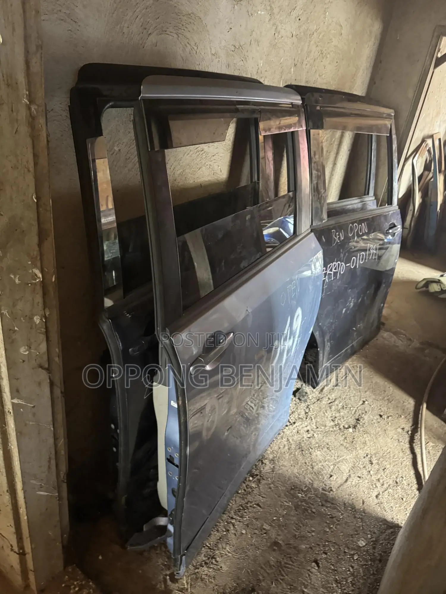Toyota Voxy 2008-2013 Sliding Door