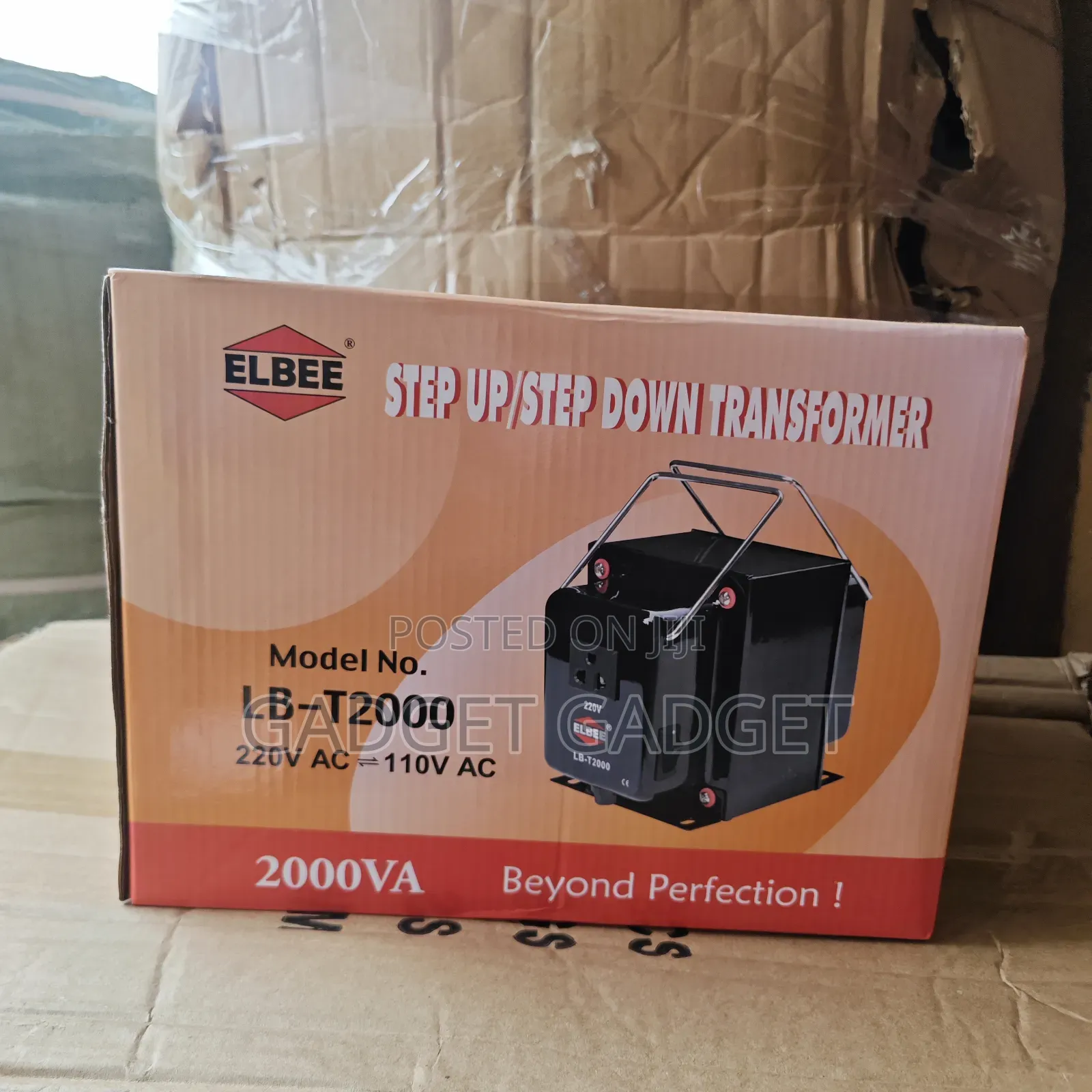 Quality Elbee Stepdown / Step Up Ld-T2000 (2000va)