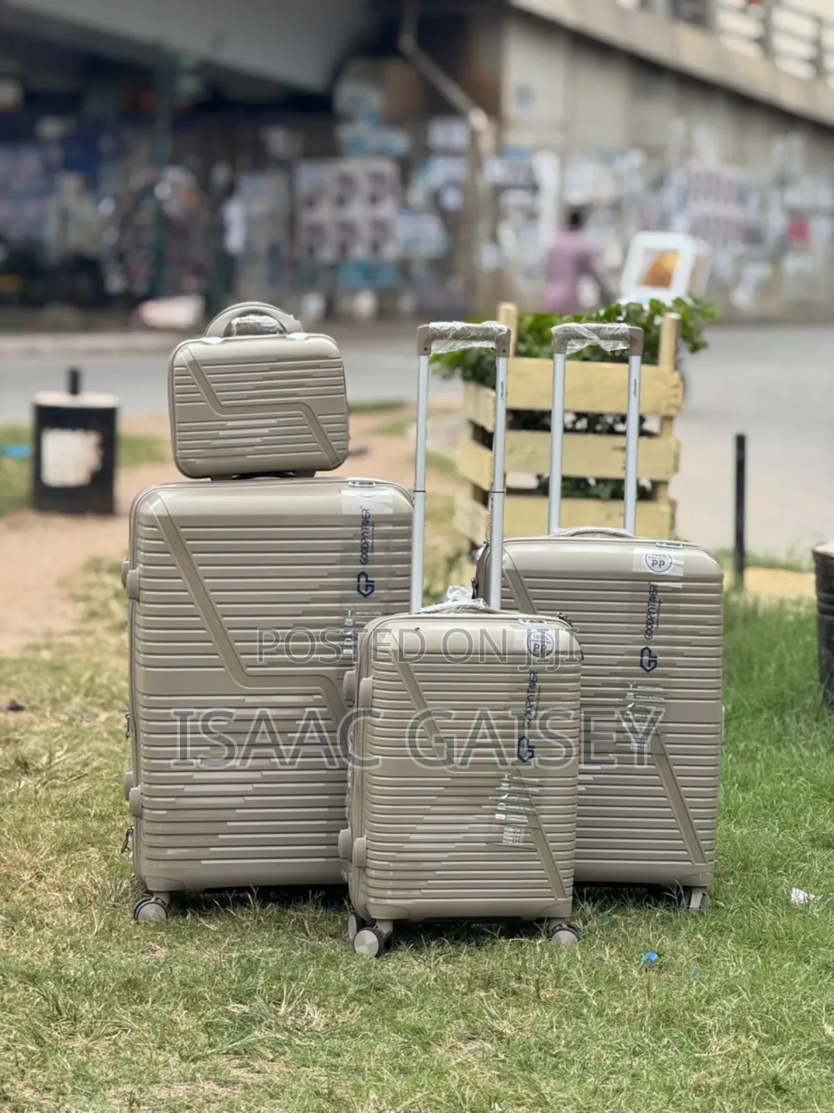 4 In 1 Trolling Anticrake Luggages /Traveling Bags