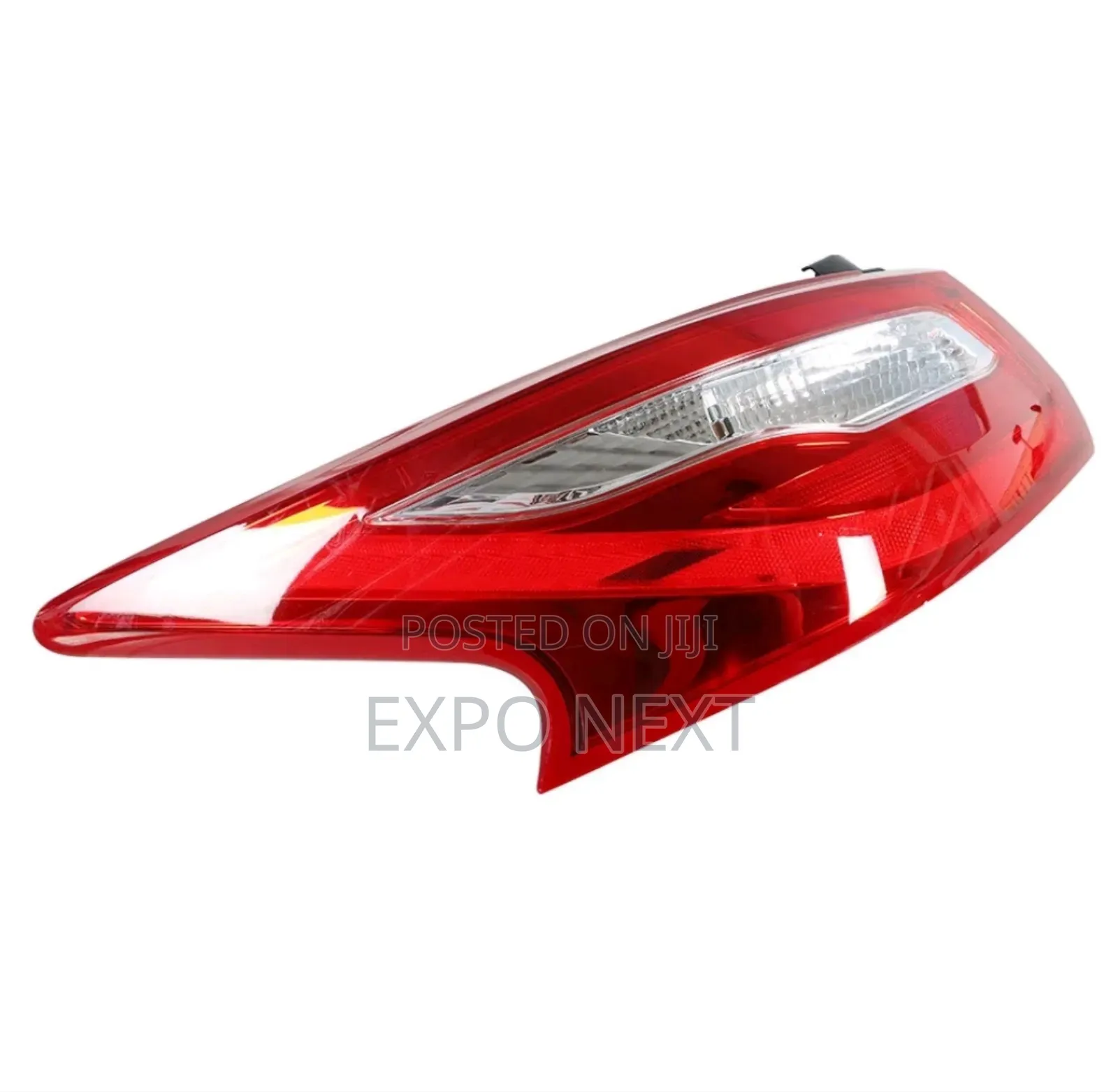 2016- 2018 Nissan Altima Outer Side Tail Light