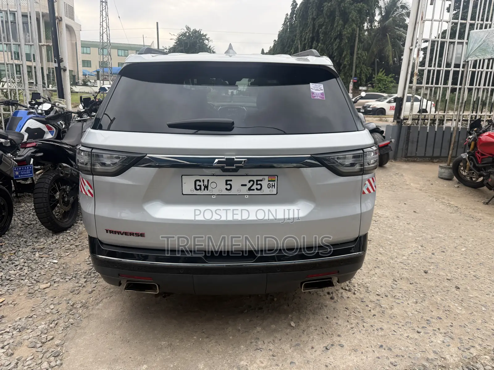 Chevrolet Traverse Premier AWD 2019 Gray