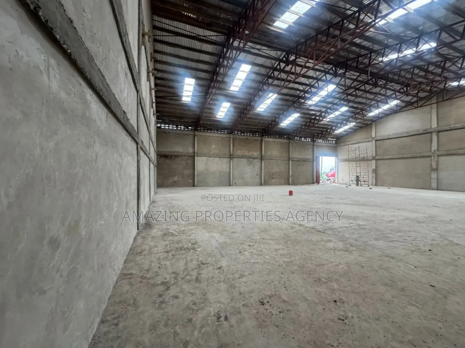 800sqm Warehouse for Rent at Tesano