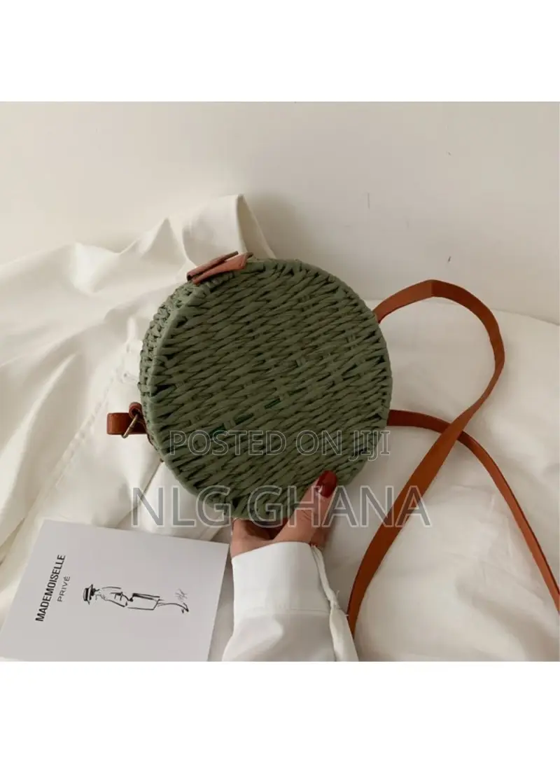 Handwoven Round Rattan Crossbody Shoulder Bag. Tvx17147