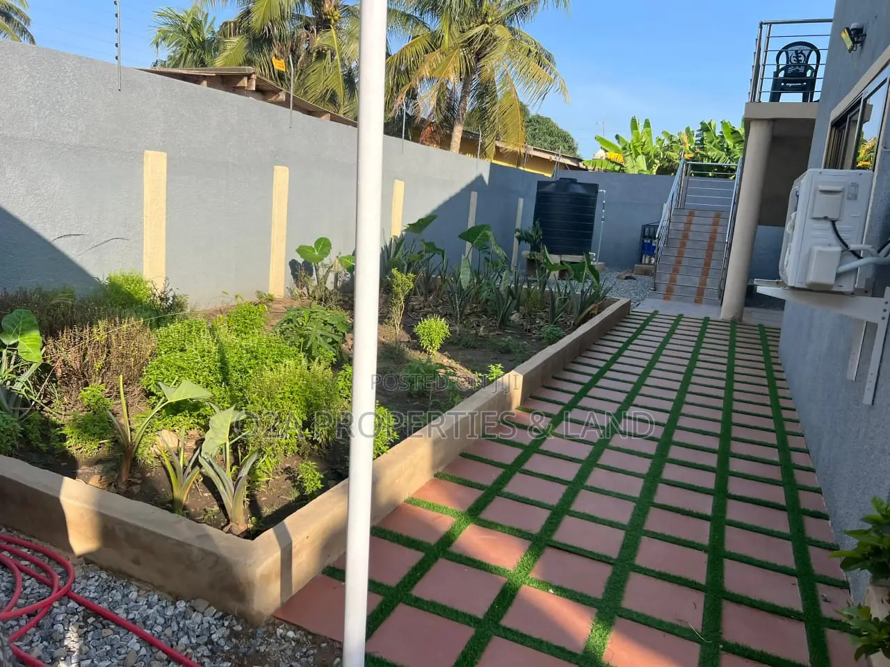 8bdrm House in Weija for sale