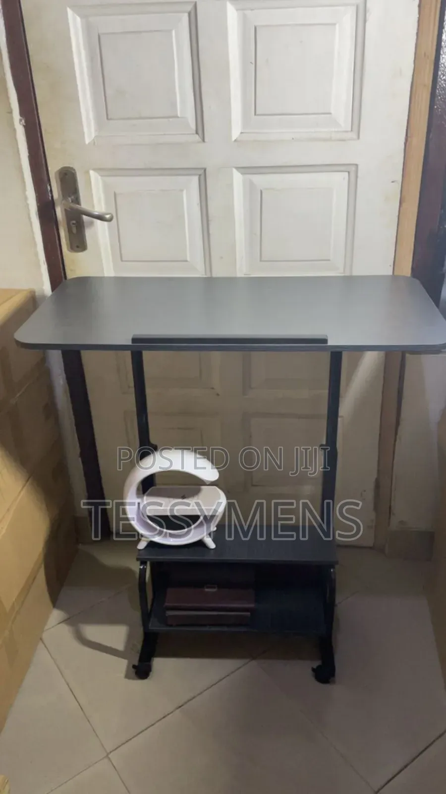 Adjustable Rotary Table With Storage