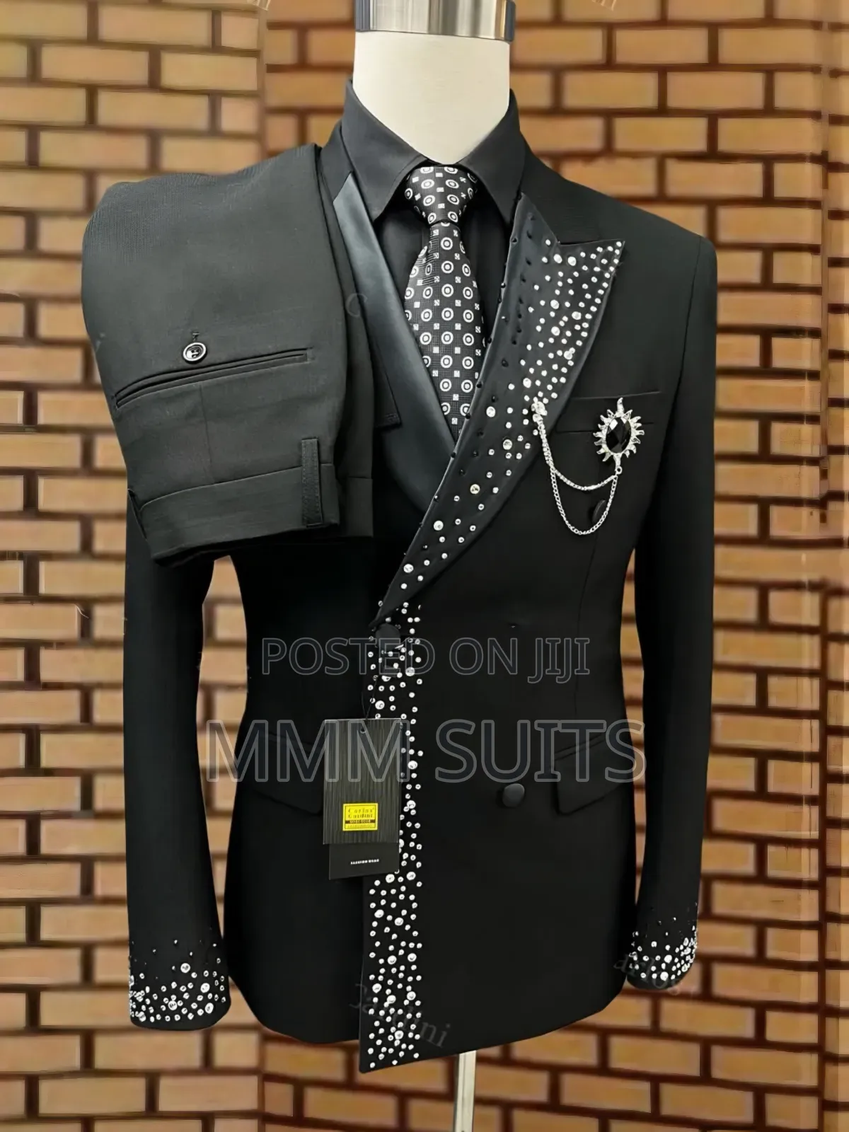 Elegant and Stylish Turkey Men Double-Breasted Men Suit With Stones