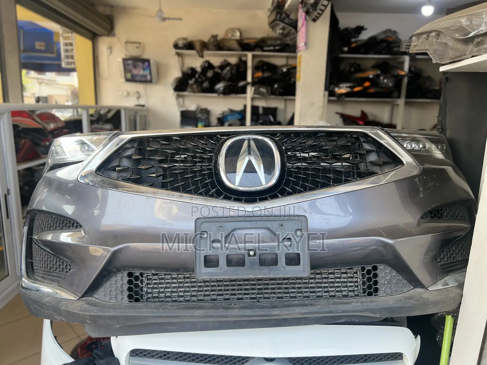 Acura RDX 2018 Front Bumper Cut