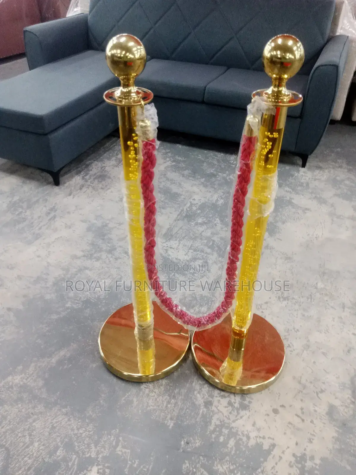 A Pair of Crystal Glass Barricade for Multi-Purpose Functions