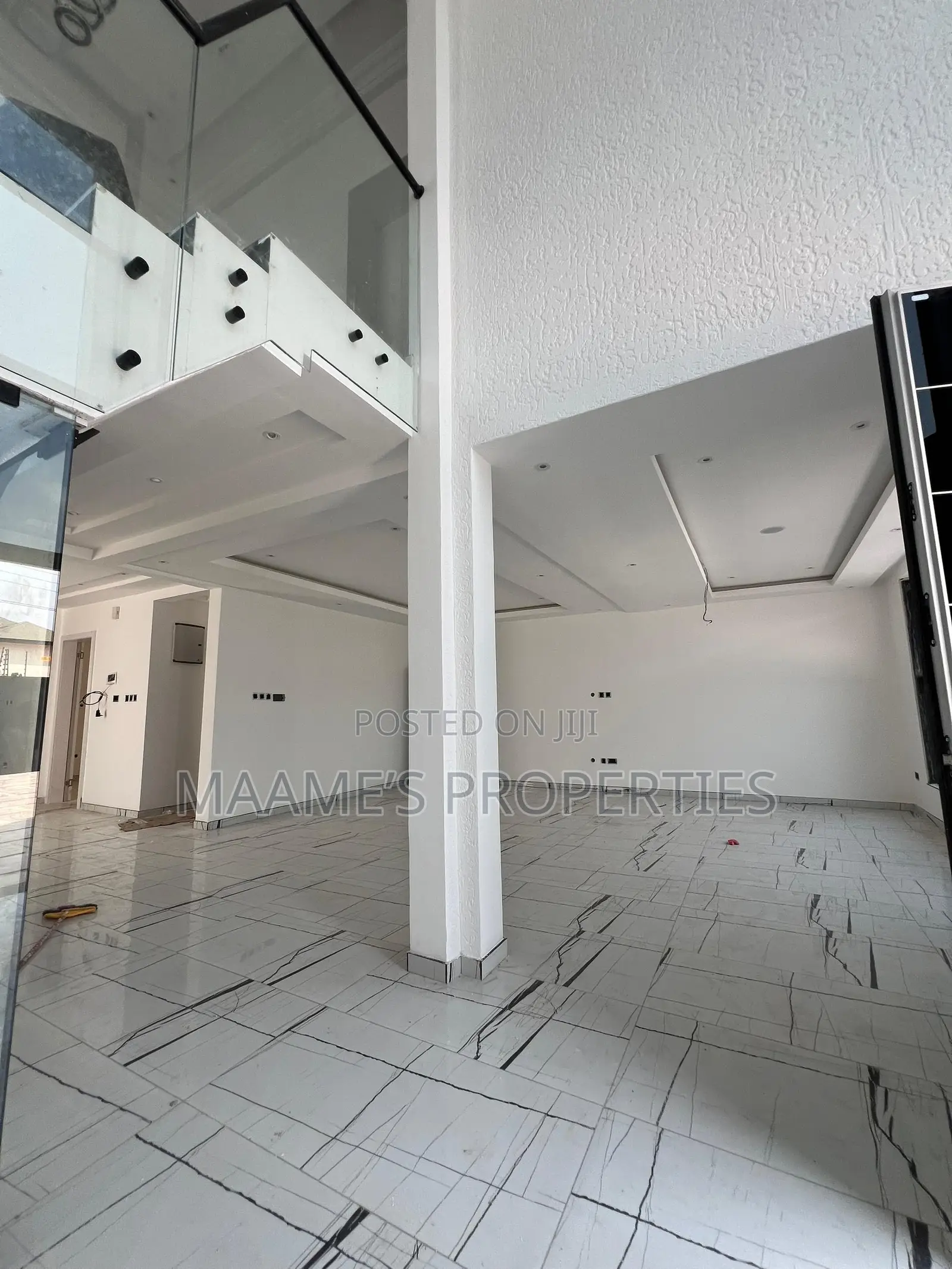 4bdrm Duplex in East Legon for sale