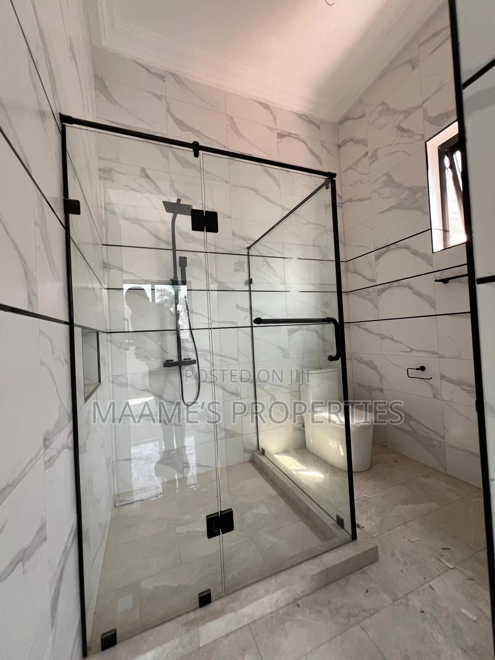 4bdrm Duplex in East Legon for sale