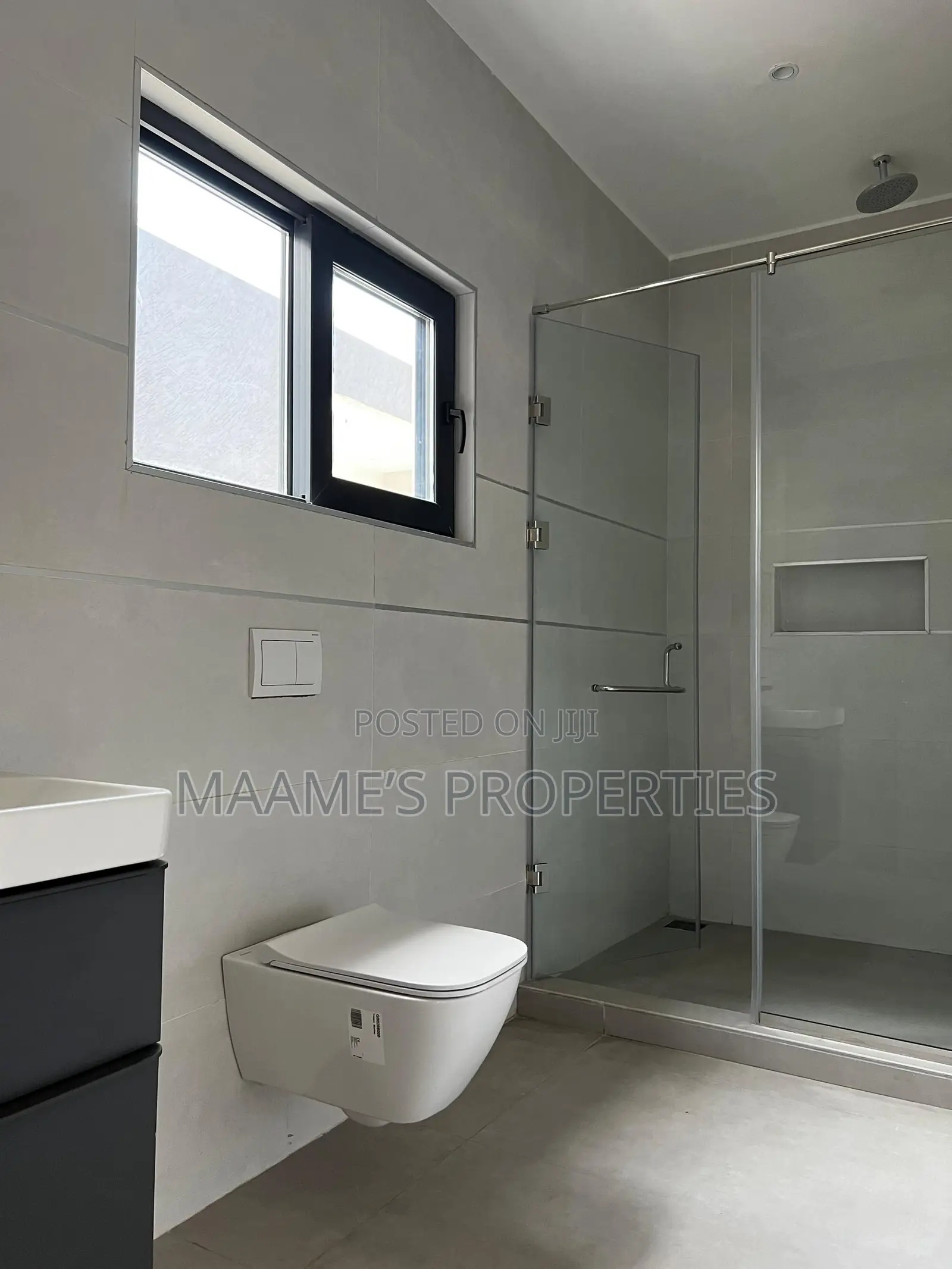 4bdrm Duplex in East Legon for sale