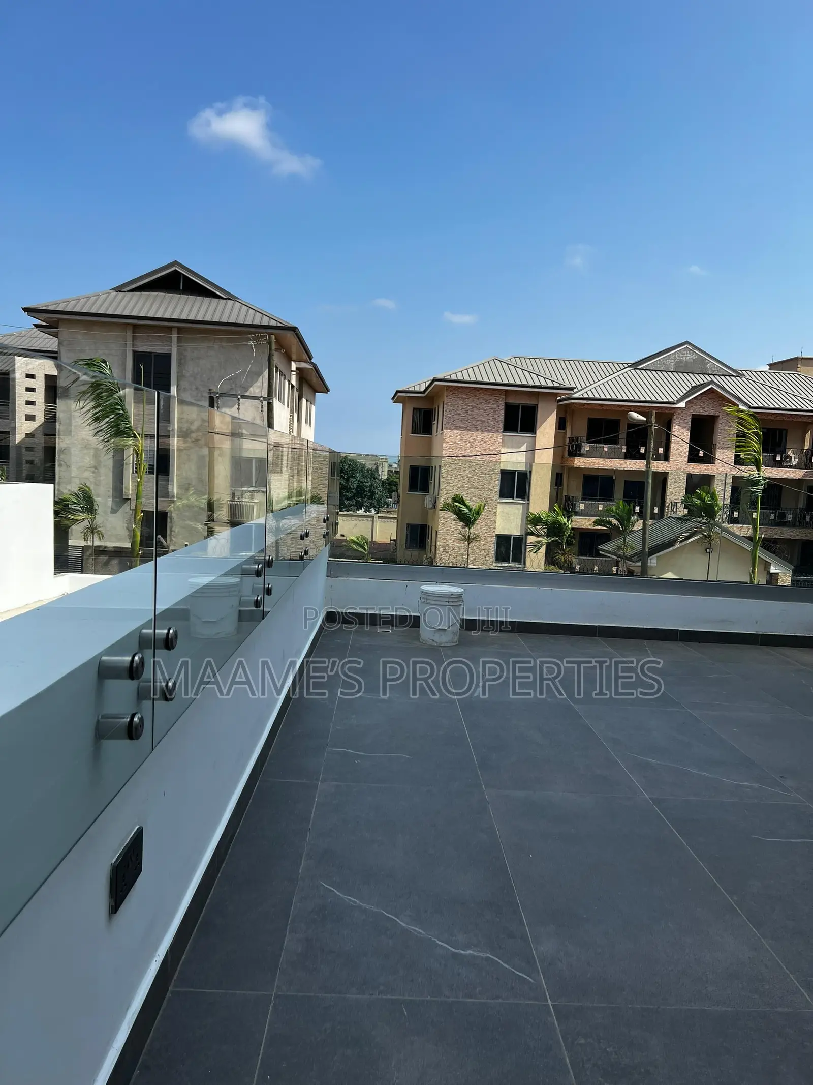 4bdrm Duplex in East Legon for sale