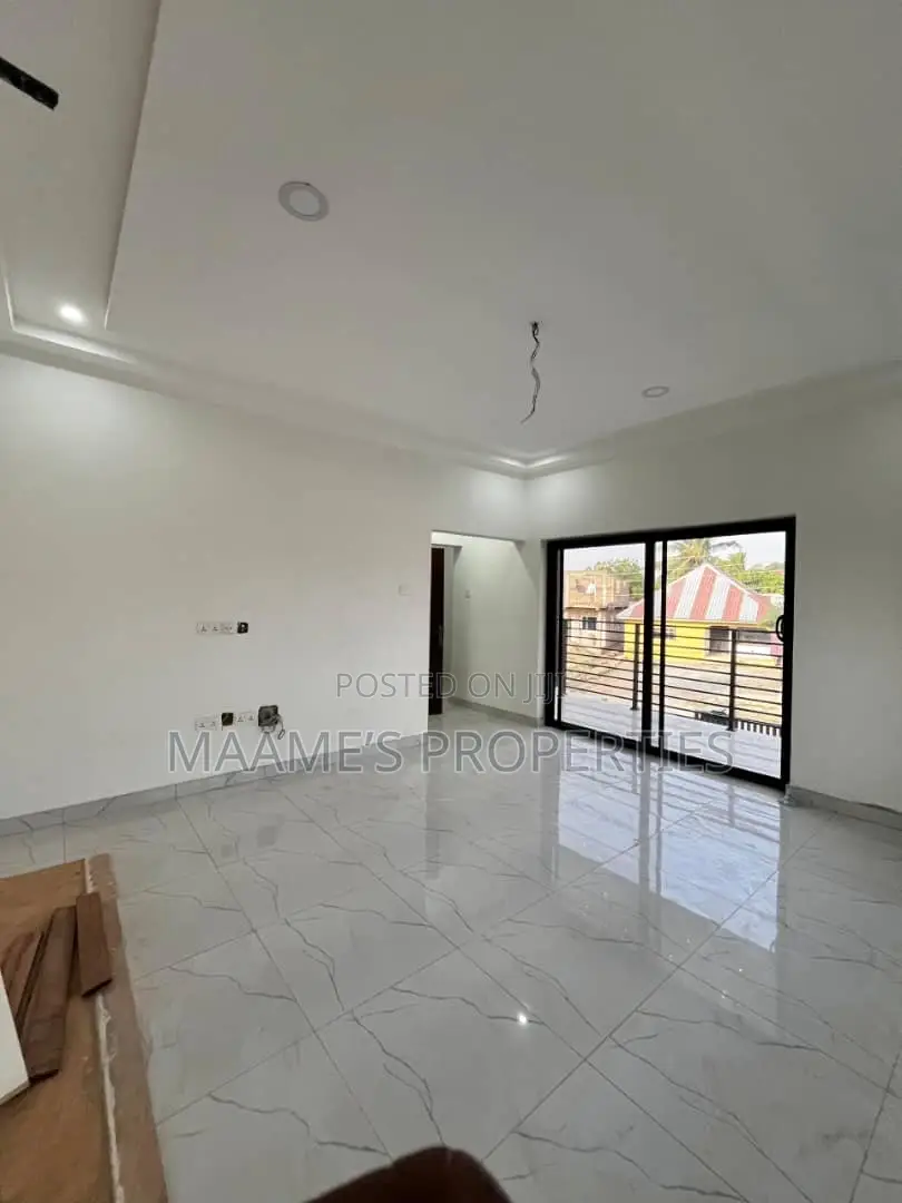 4bdrm Duplex in Pokuase for sale