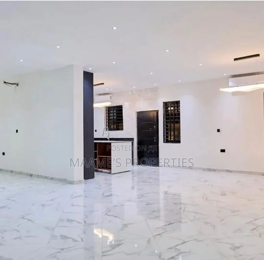 4bdrm Duplex in East Legon for sale