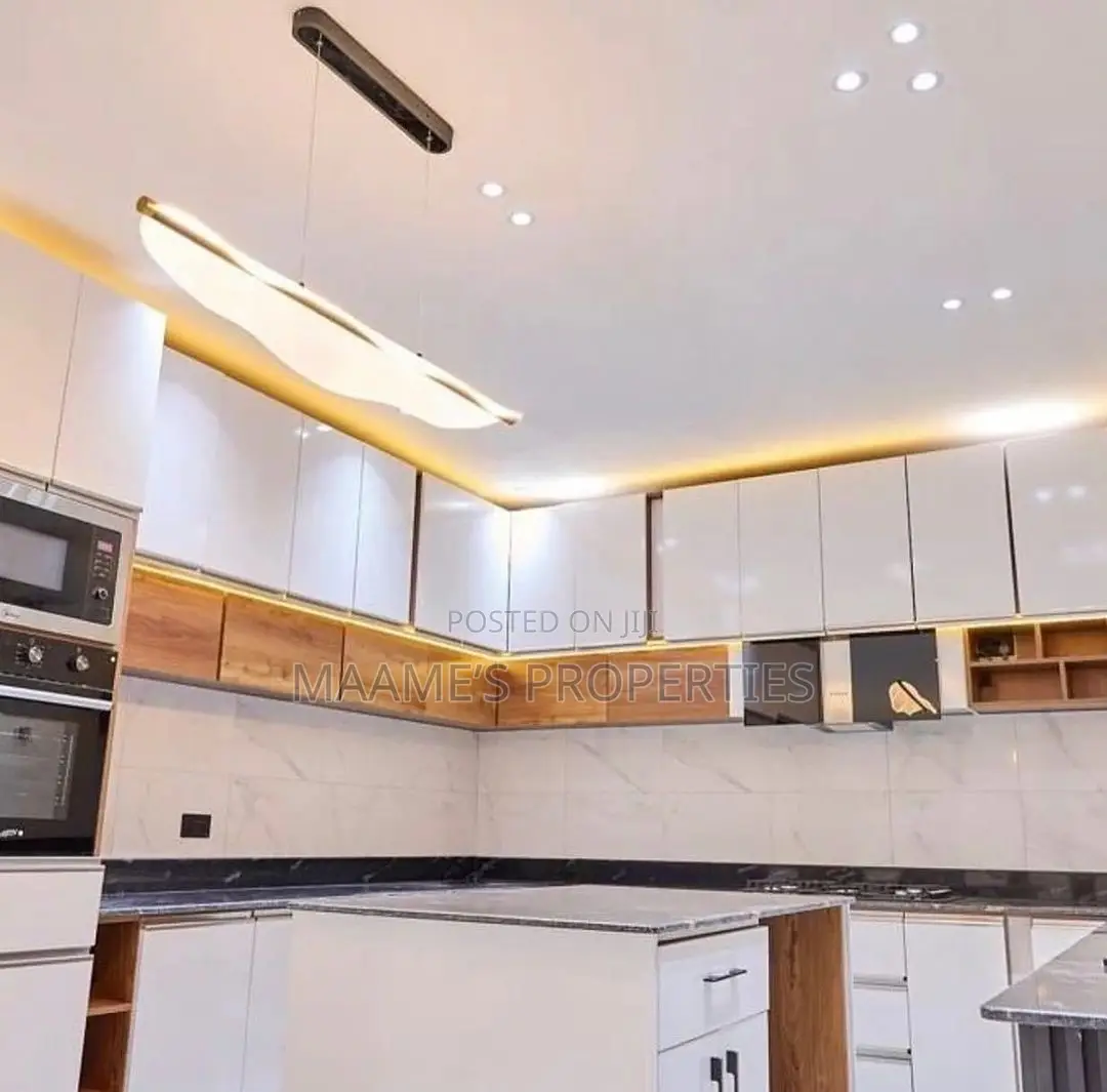 4bdrm Duplex in East Legon for sale