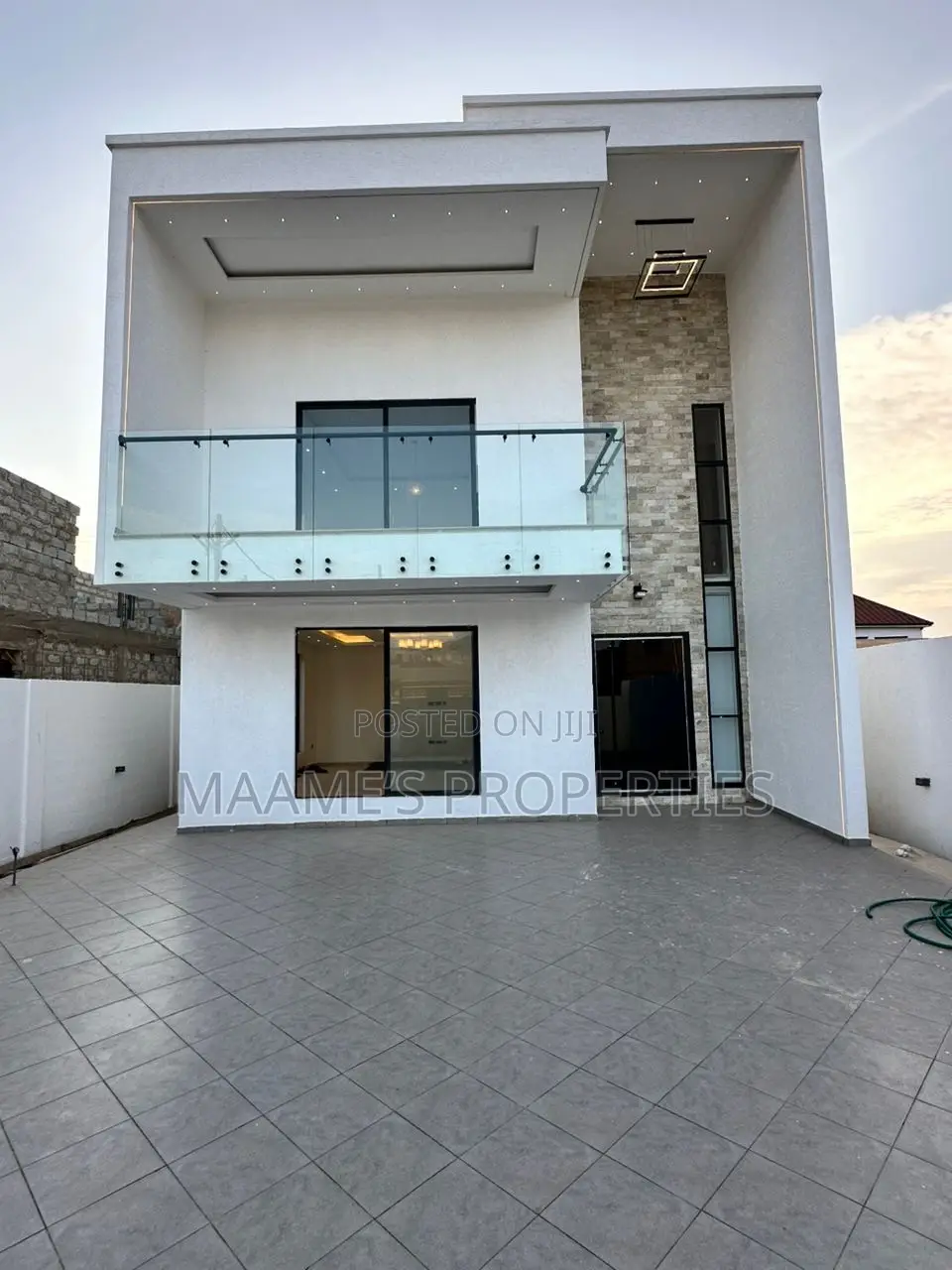 6bdrm Duplex in Spintex for sale