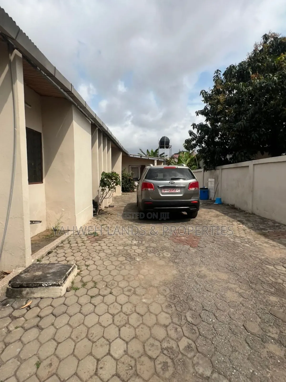 5bdrm House in Spintex for sale