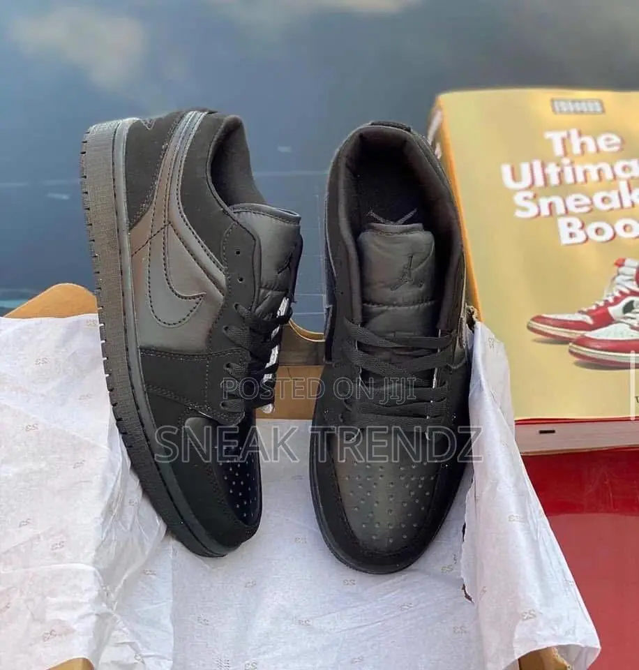 Air Jordan R1 Low Black Leather Suede
