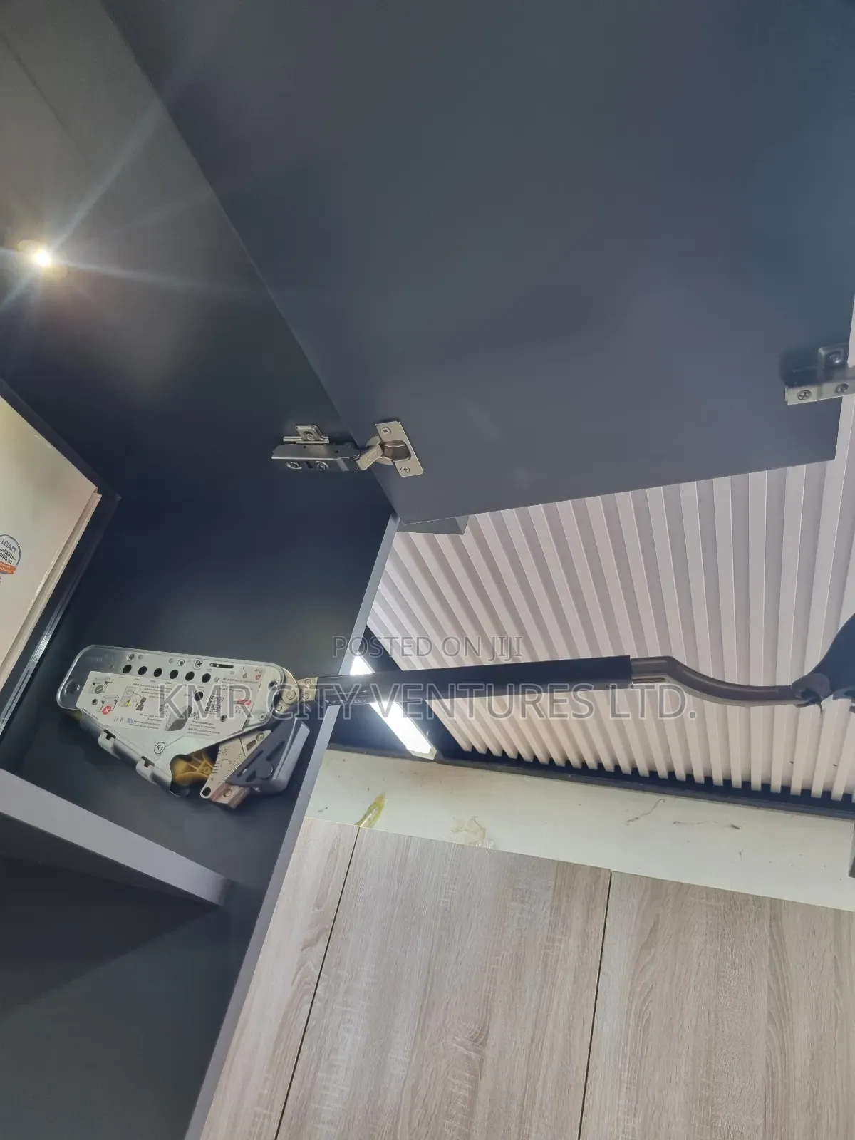Multi-mech Lift Up System