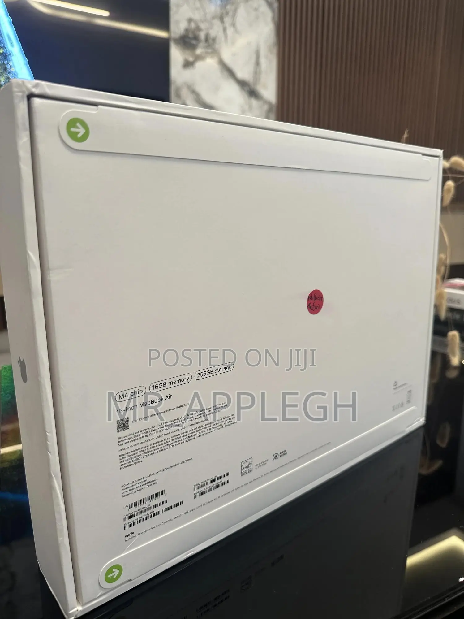 New Laptop Apple MacBook Air 2025 M4 16GB Apple M4 SSD 256GB