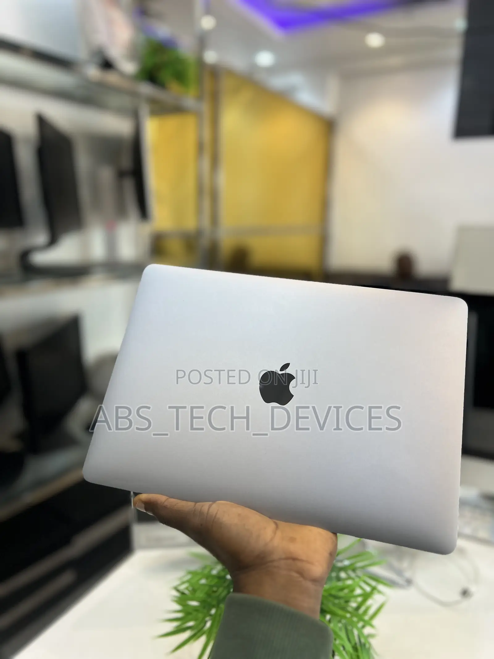 Laptop Apple MacBook Pro 2020 M1 8GB Apple M1 SSD 256GB