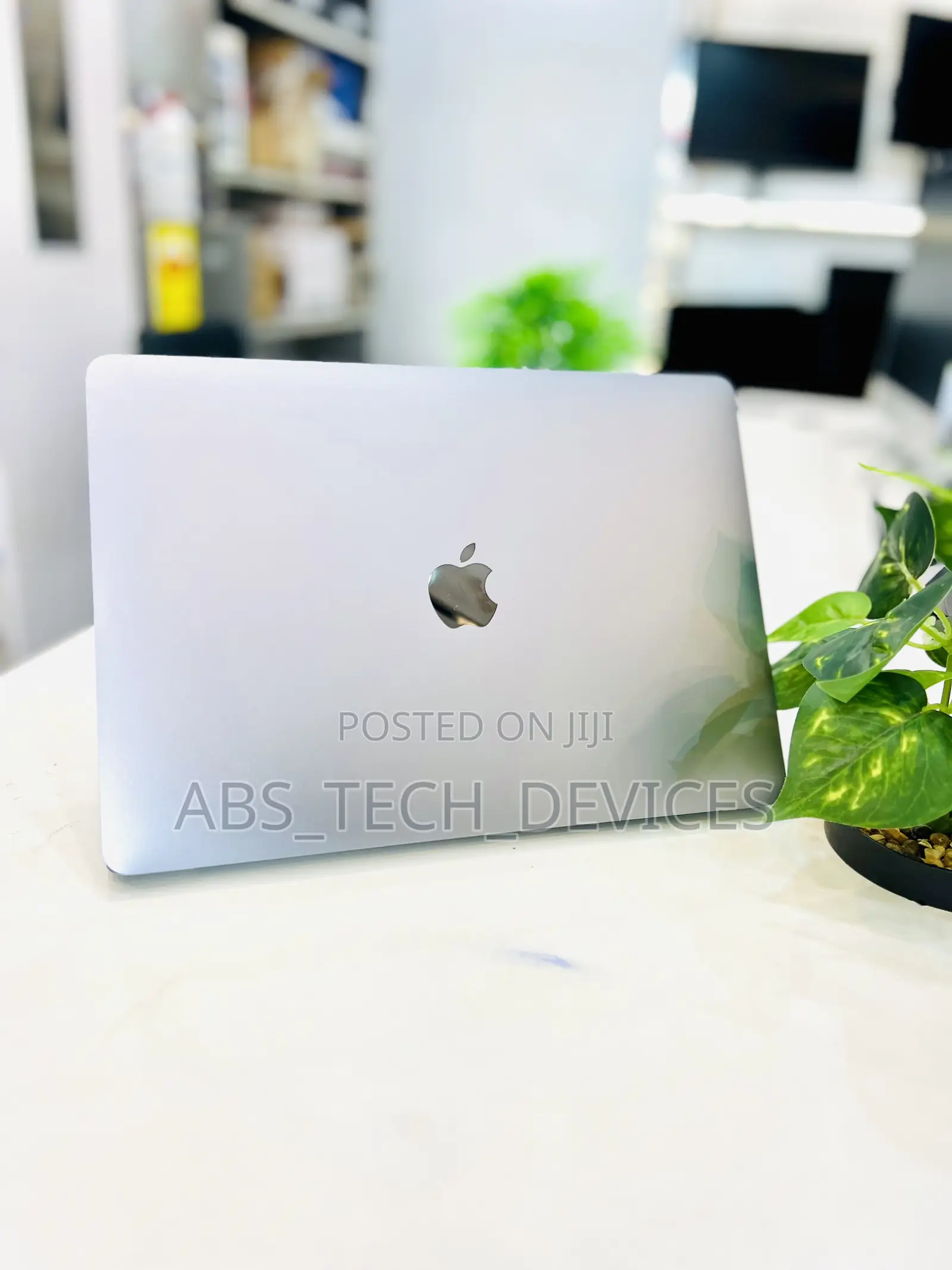 Laptop Apple MacBook Pro 2020 M1 8GB Apple M1 SSD 256GB