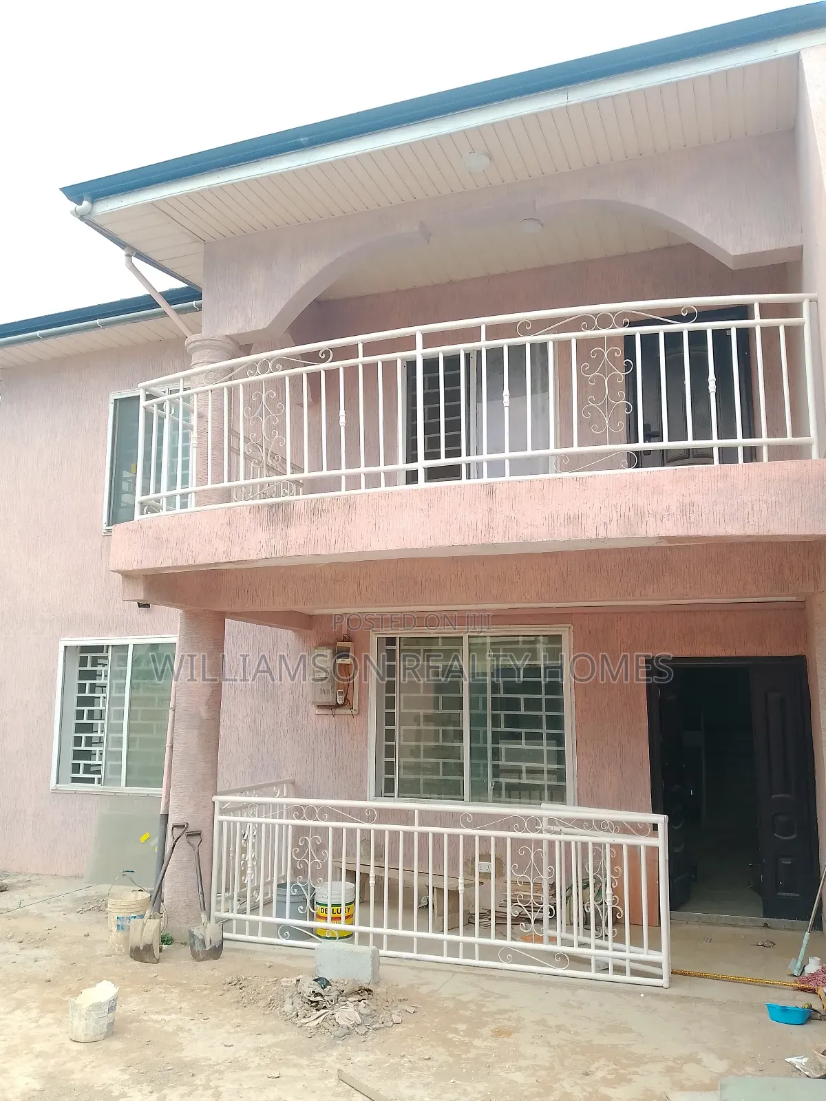 5bdrm House in Community 18 Area, Spintex for rent