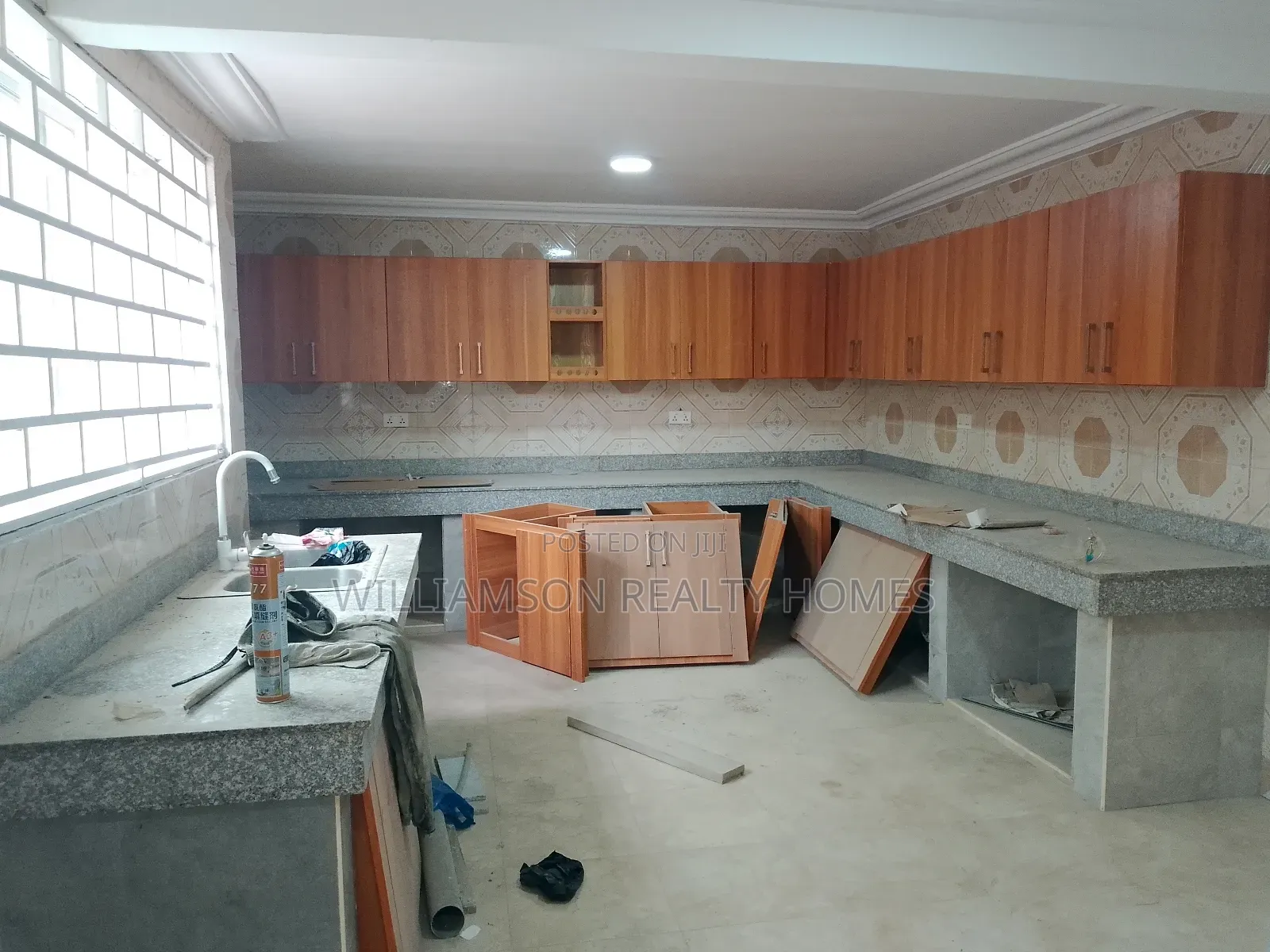 5bdrm House in Community 18 Area, Spintex for rent