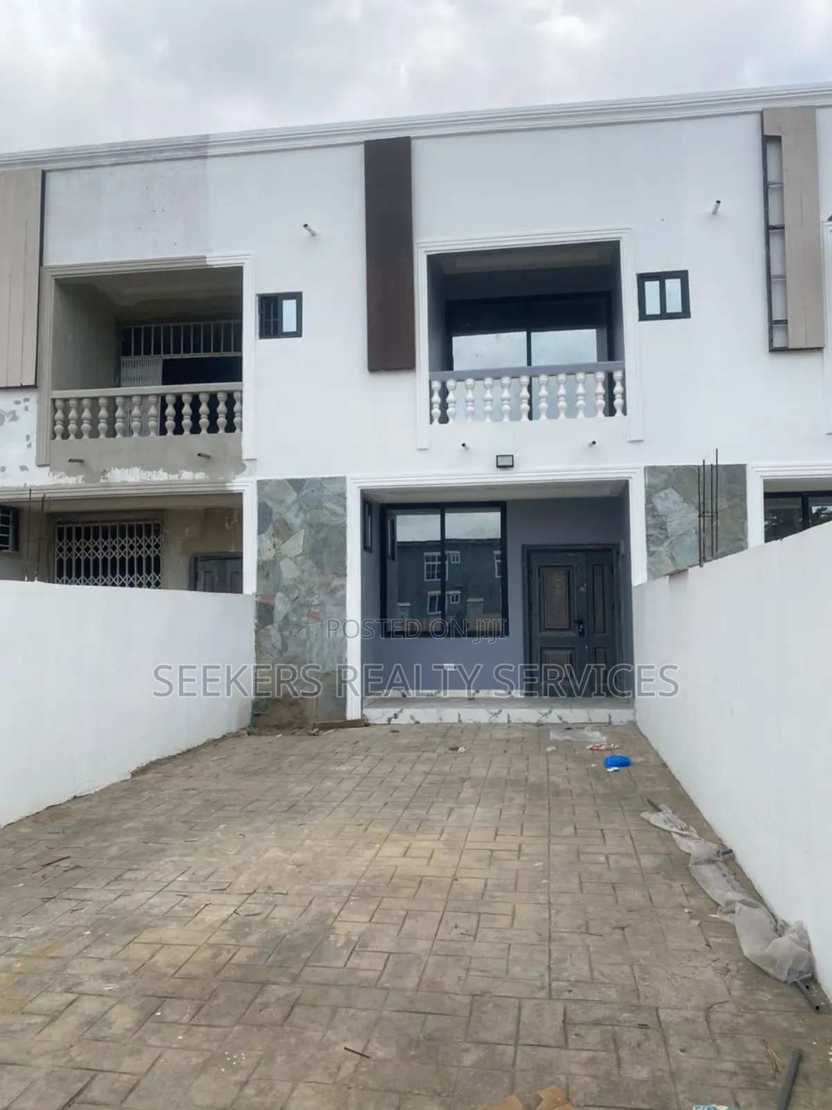 3bdrm Townhouse/Terrace in Seekers Realty, Accra Metropolitan for sale