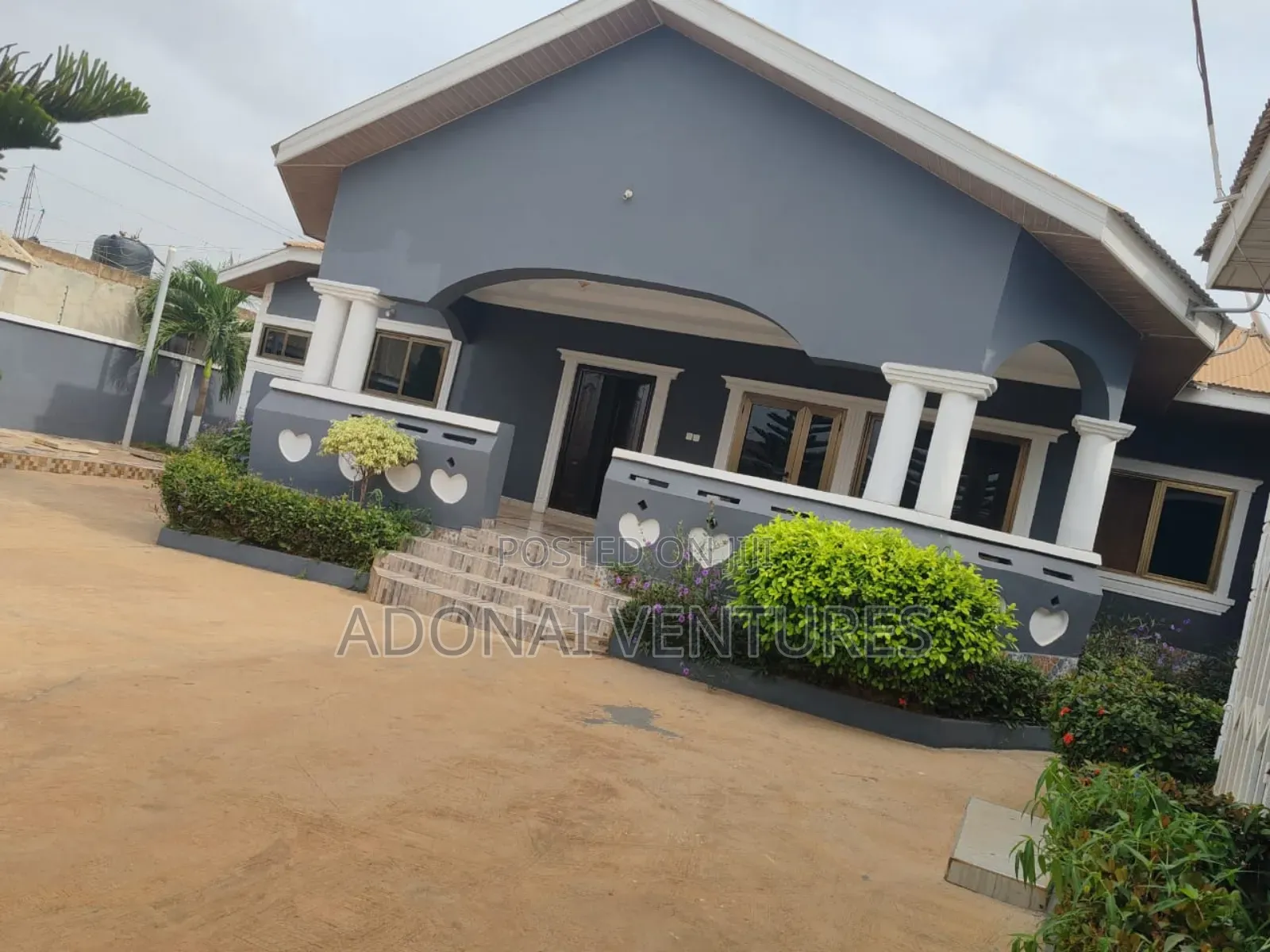 7bdrm House in Atonsu  Feyiase, Kumasi Metropolitan for sale