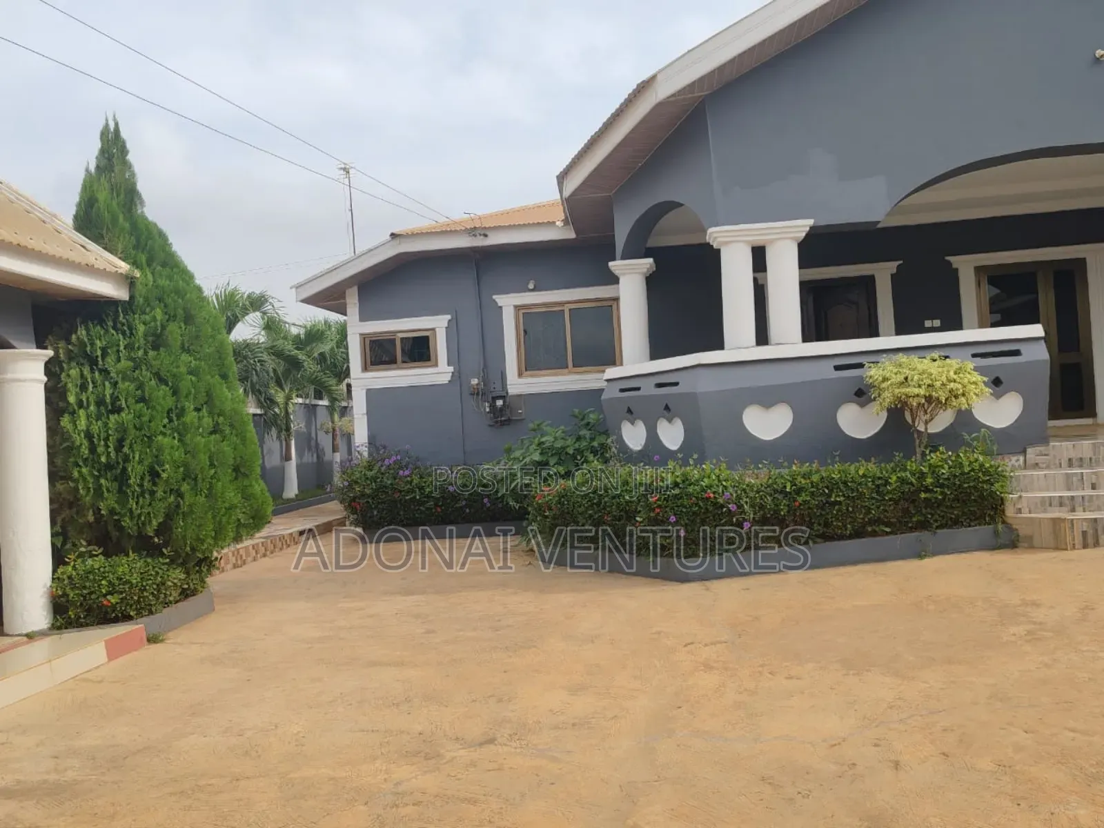 7bdrm House in Atonsu  Feyiase, Kumasi Metropolitan for sale