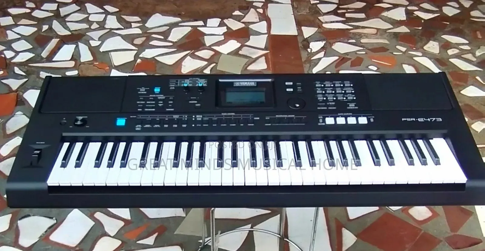 Yamaha E473 Professional Keyboard
