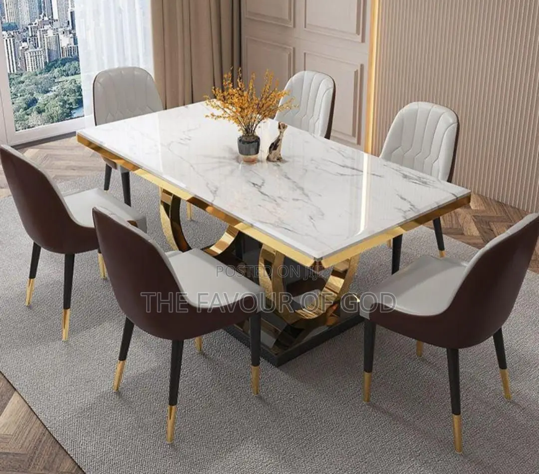 An Eye Catching Dining Set