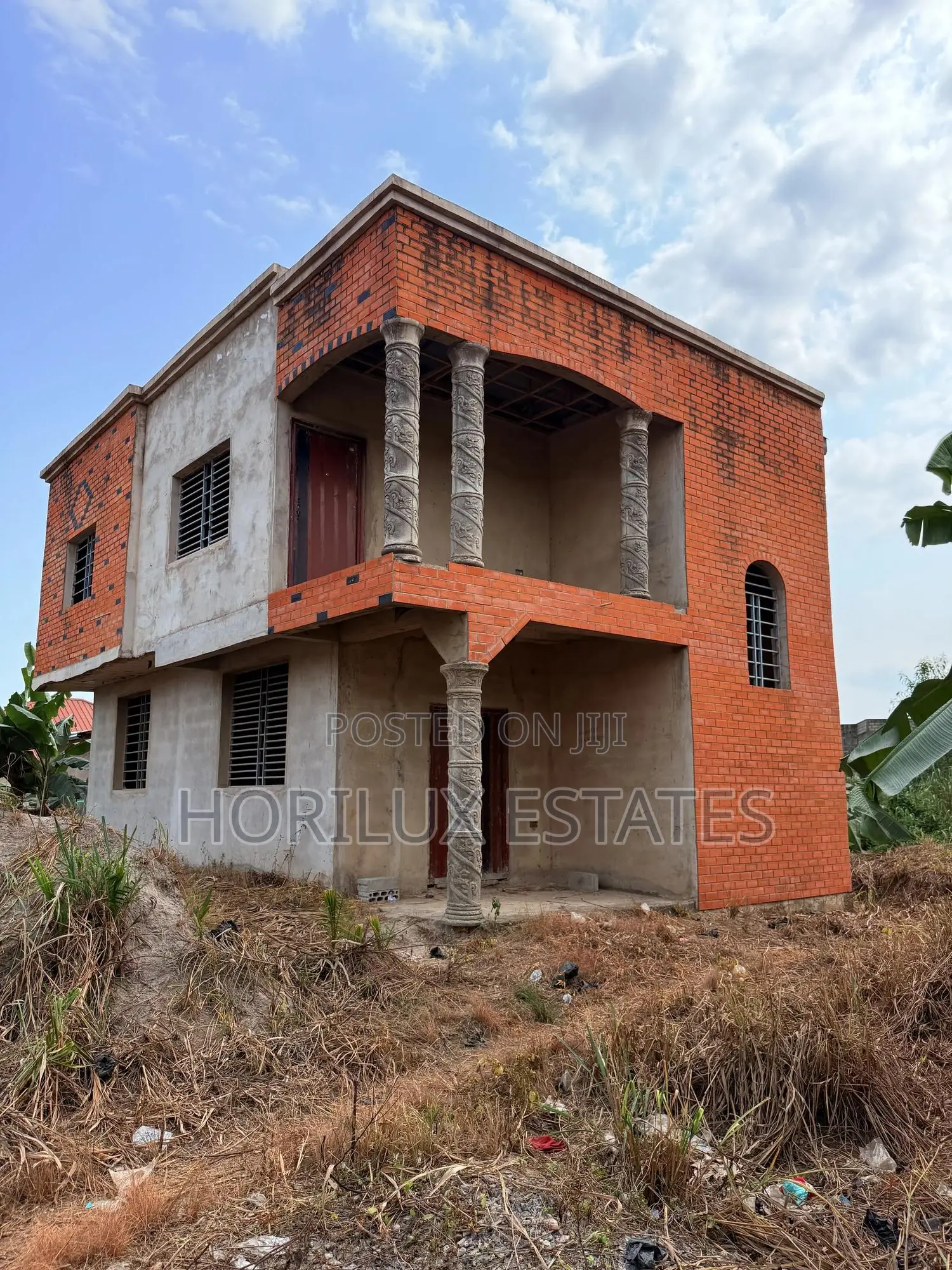 4bdrm Duplex in Amasaman Dobro for sale
