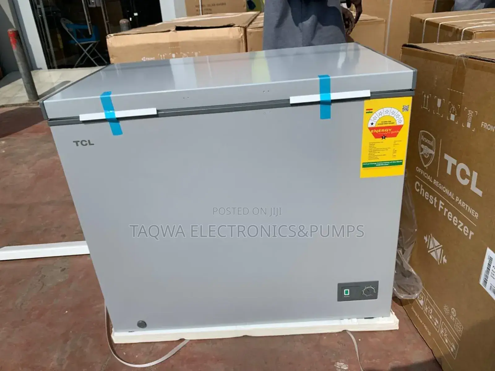 Chest Freezer TCL 251l