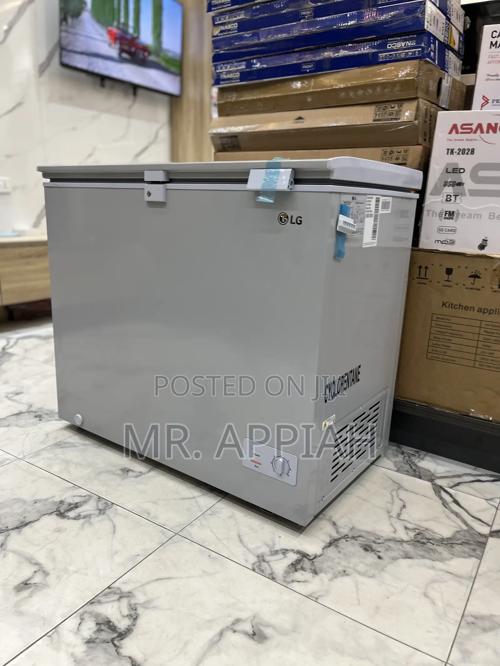 Lg 190l,Chest Freezer,Led Lighting,Fast Freezing,Wire Basket 