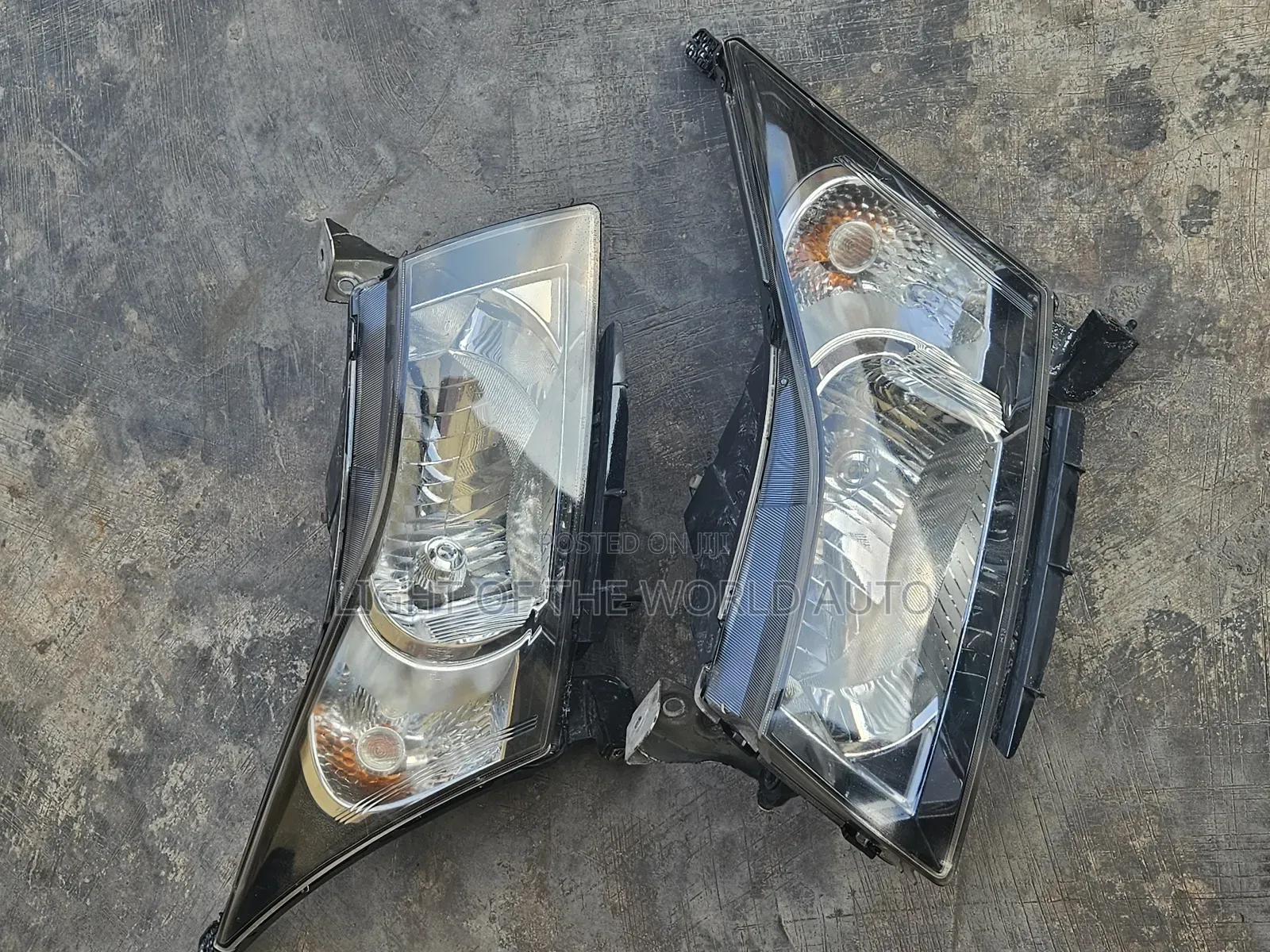 Chevrolet Cruze Headlight Pair