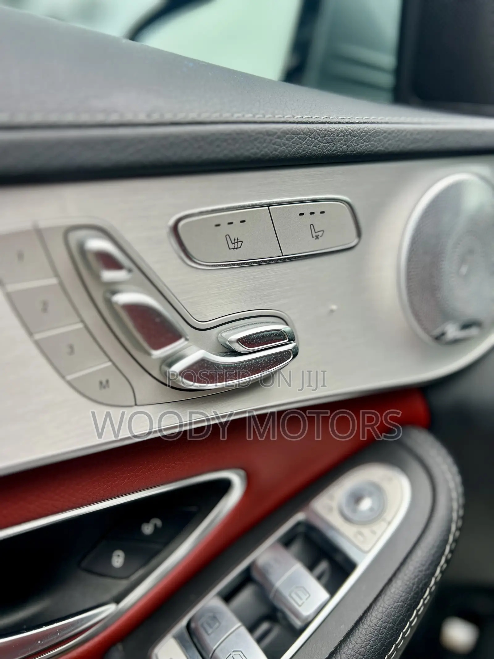 Mercedes-Benz C300 Sport 4dr AWD 4Matic Sedan (2.0L 4cyl 7A) 2015
