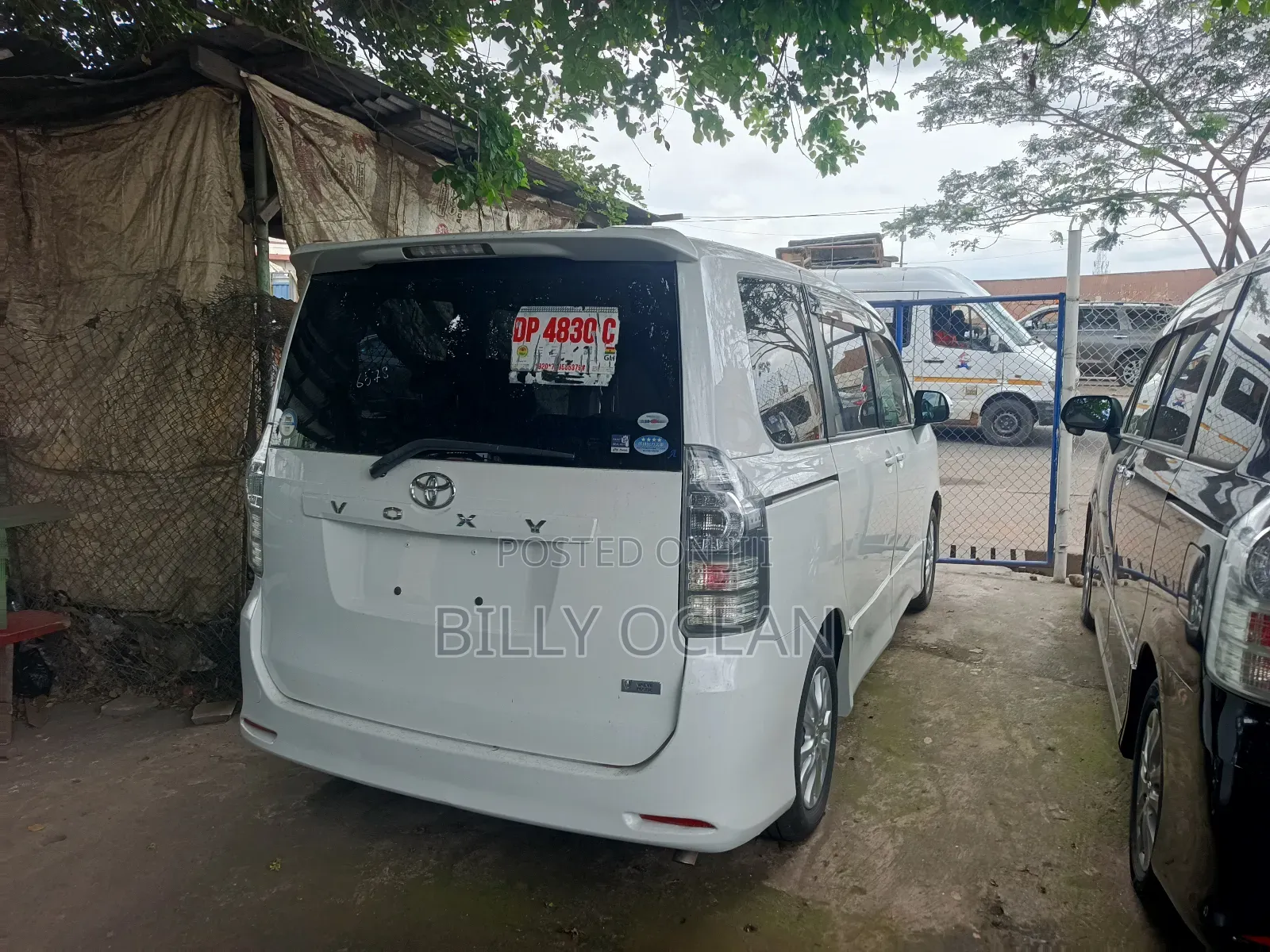 Toyota Voxy 2013 White