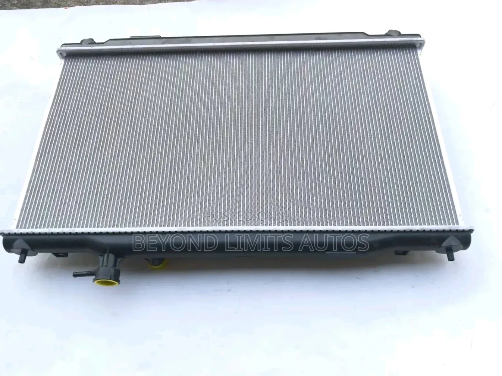 Honda CRV Cr-v 2007,2008,2009,2010,2011 Radiator/ Water Tank