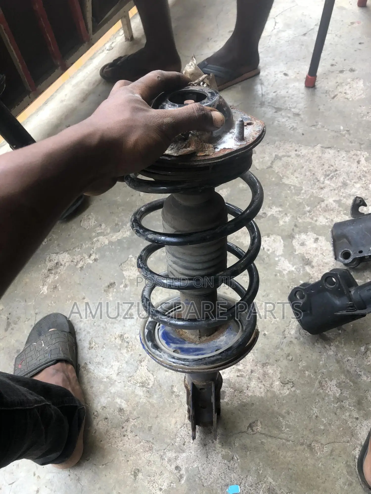 Chevrolet Cobalt HHR 2005-2010 Front Shocks