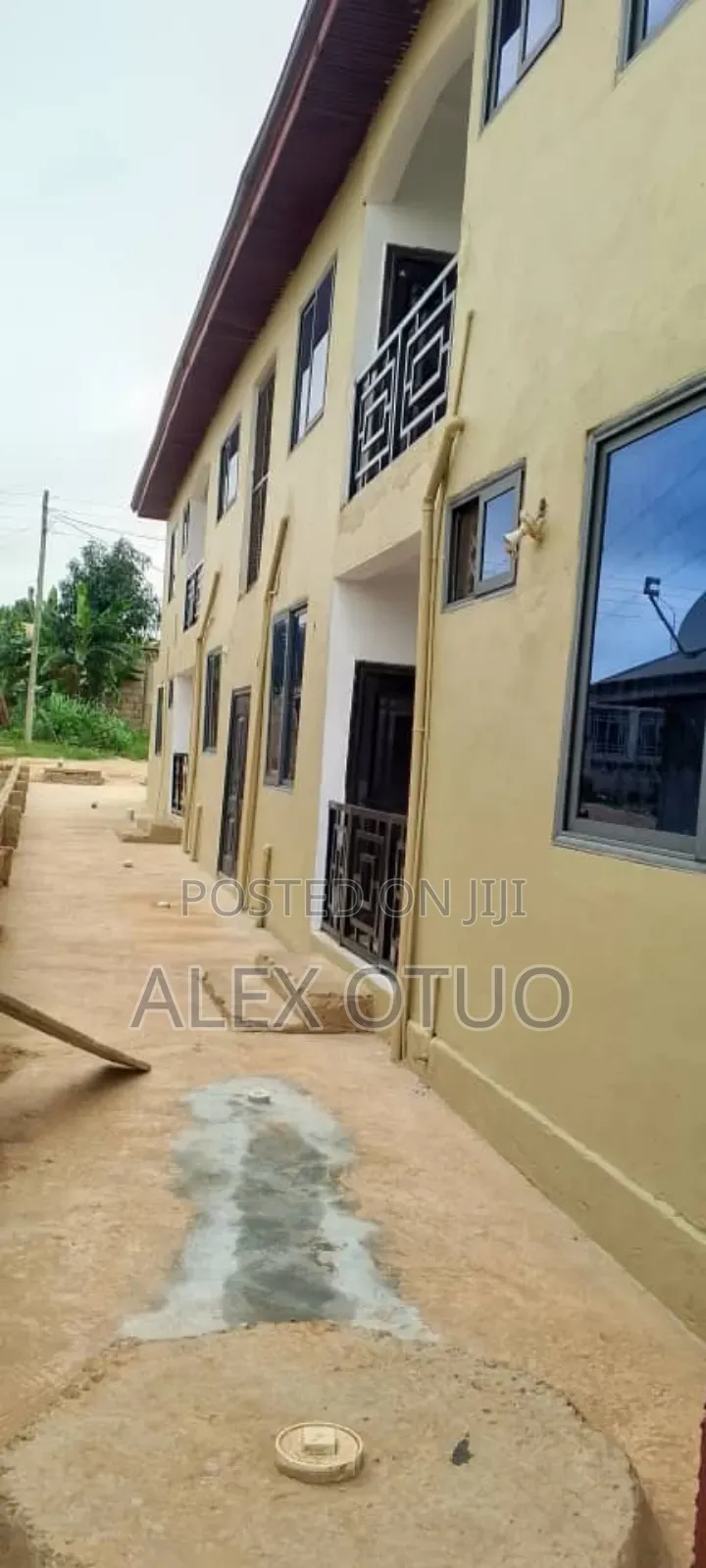 8bdrm Apartment in Alex Otuo Properties, Kumasi Metropolitan for sale