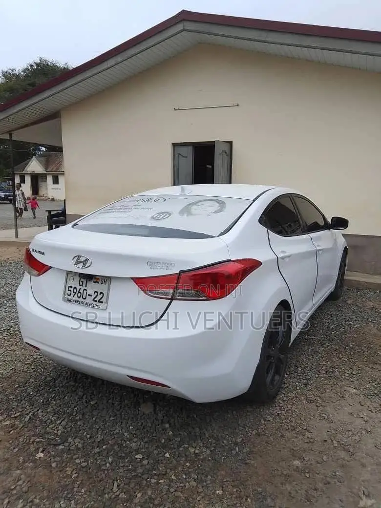 Hyundai Elantra 2013 White