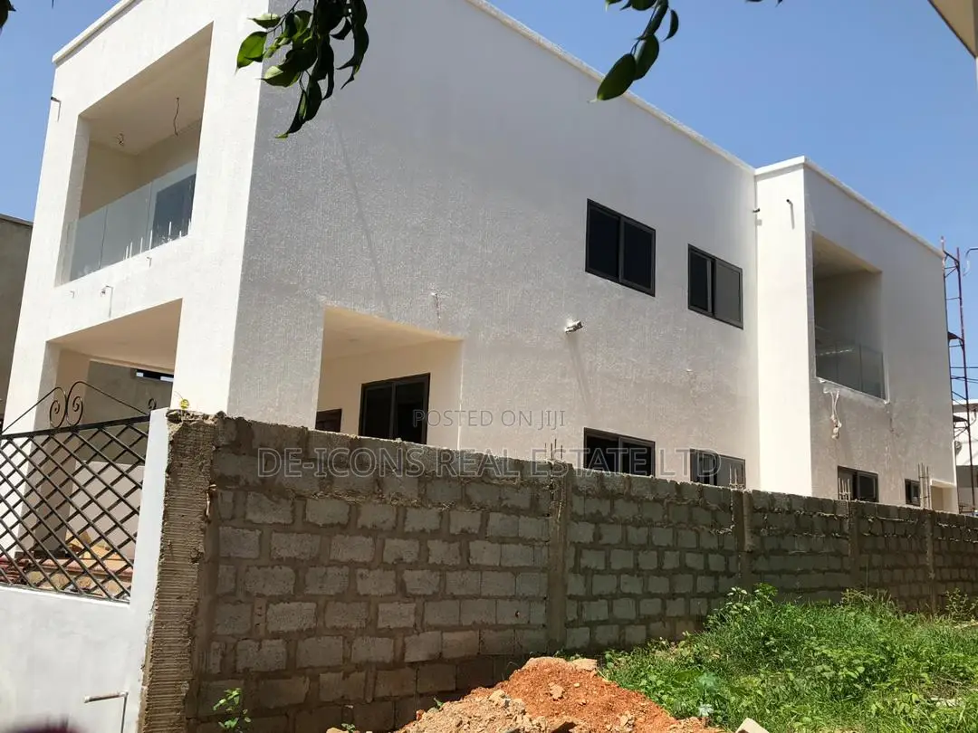 4bdrm Duplex in Awutu Senya East Municipal for sale