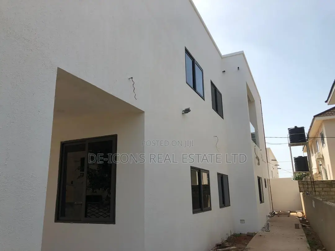4bdrm Duplex in Awutu Senya East Municipal for sale