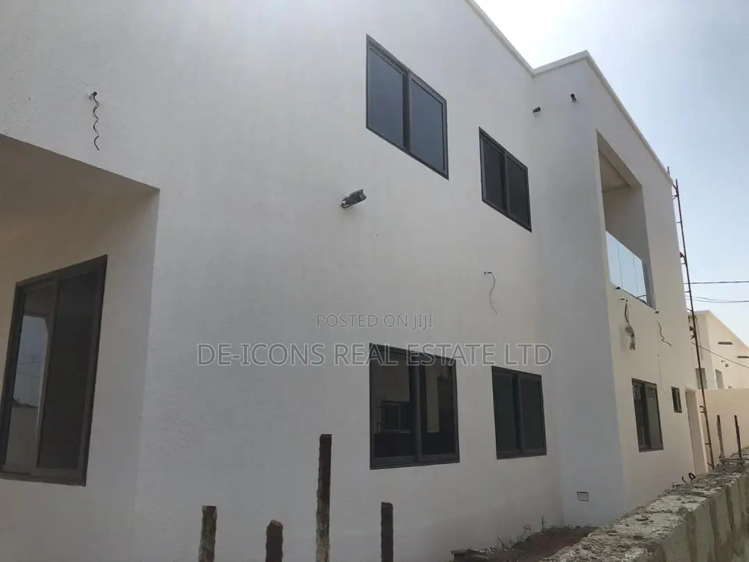 4bdrm Duplex in Awutu Senya East Municipal for sale